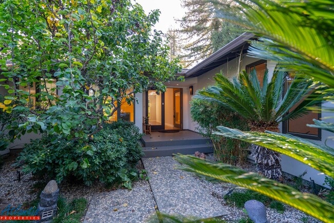 Building Photo - Beautiful Los Gatos Home | Remodeled | Swi...