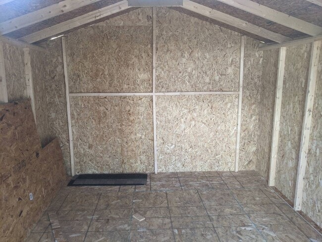 Building Photo - 3 Bed 1 Bath Single Family Home in Wausau - Now offering a 6 MONTH lease opportunity!