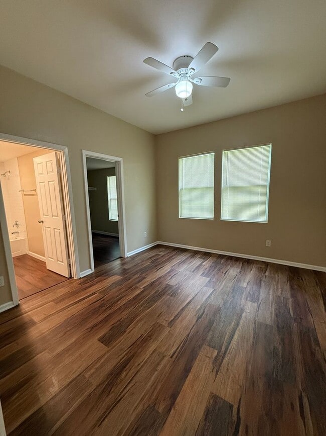 Building Photo - Renovated home in Silsbee! Available NOW -...