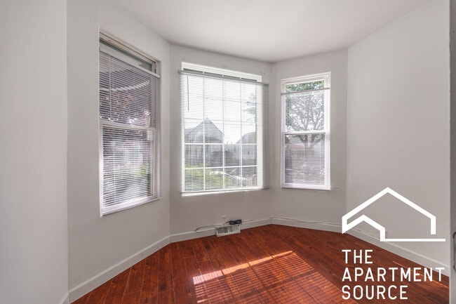 Building Photo - 2140 N Karlov Ave