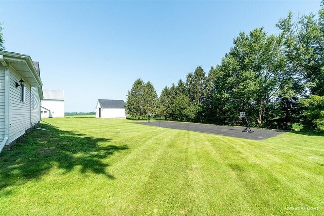 Building Photo - 8N510 Thomas Rd