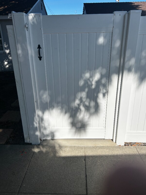 Building Photo - 7814 1/2 Lindley Ave