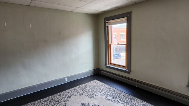 Building Photo - Large 4-5 Bedroom on Historic Main Street in Salamanca NY! Available Now!