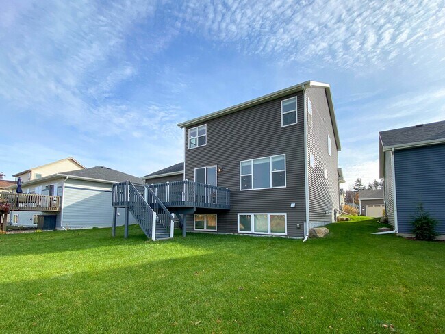 Building Photo - 9626 Sweet Autumn Dr