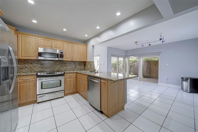Primary Photo - 621 SW 99th Pl
