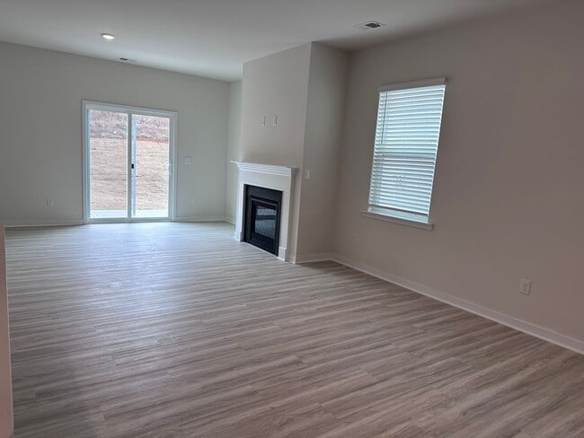 Building Photo - Brand-New 5-Bedroom Home in the Hamptons at Hickory with Modern Upgrades & Move-In Ready Comfort