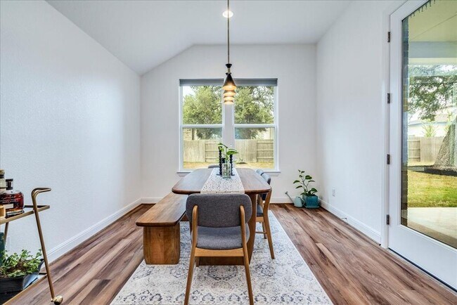 Building Photo - 276 Double L Dr