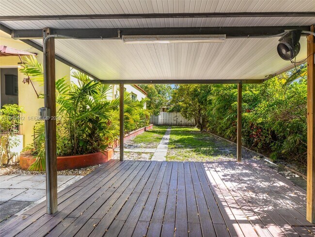 Building Photo - 630 SW 25th Rd