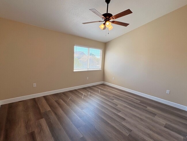 Building Photo - Stunning 4 bedroom house in Livingston
