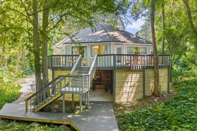 Building Photo - 5130 River Bluff Ln