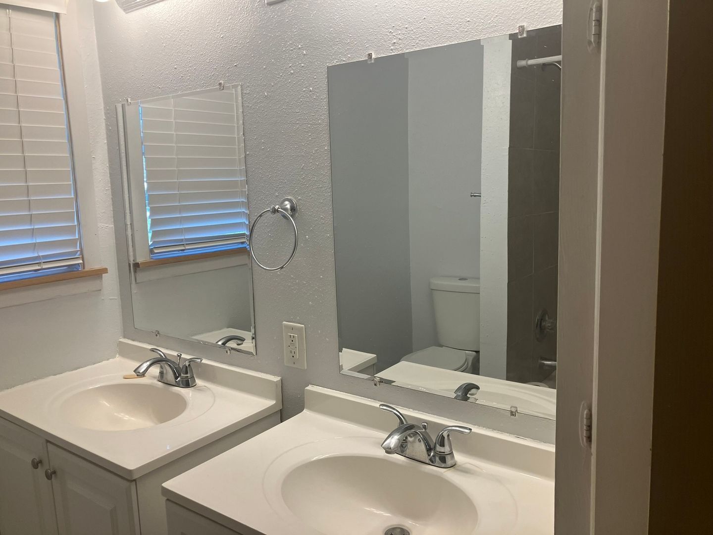 Building Photo - 517 Windswept Dr