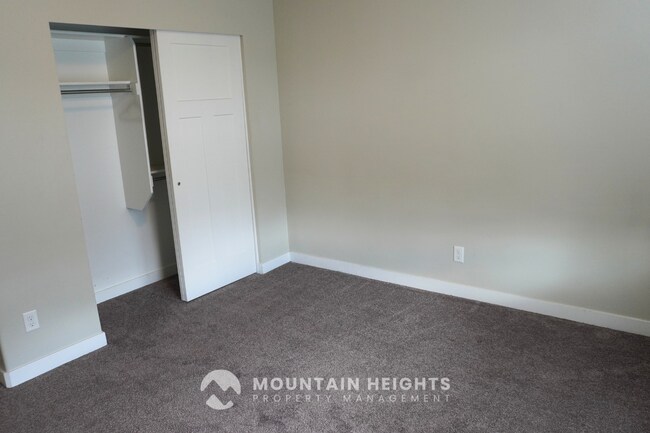 Building Photo - 862 W Cider Ct