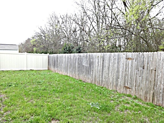 Building Photo - 360 Whispering Hollow Dr