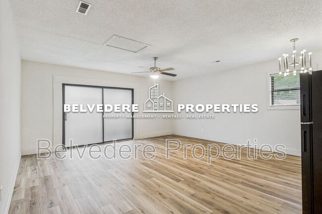 Building Photo - 6 Bellows Ct