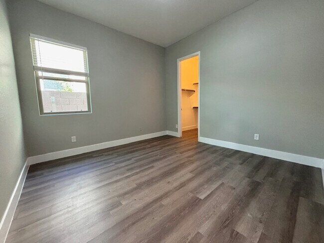 4th bedroom - 3497 E Loma Vista St