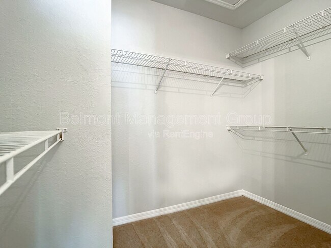 Building Photo - 2444 Legacy Lake Dr