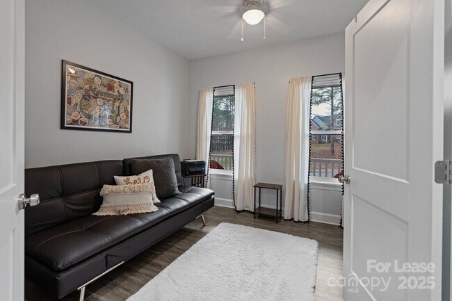 Building Photo - 122 Rutan Ct