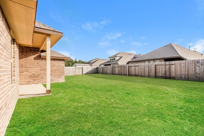 Building Photo - 1648 Breezewood Dr