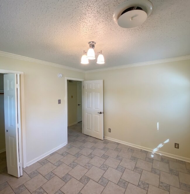 Building Photo - AVAILABLE NOW; APPLY AT OUR WEBSITE TODAY!!