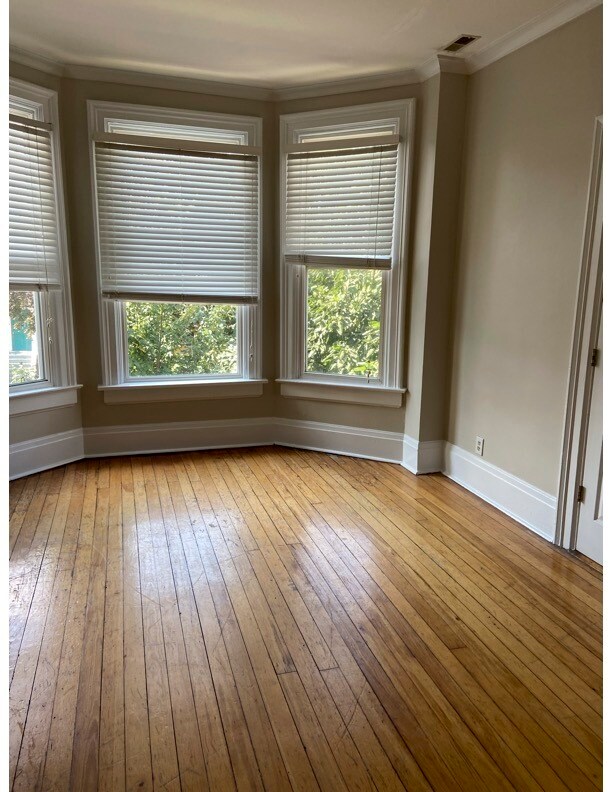 Building Photo - 2419 N Talman Ave