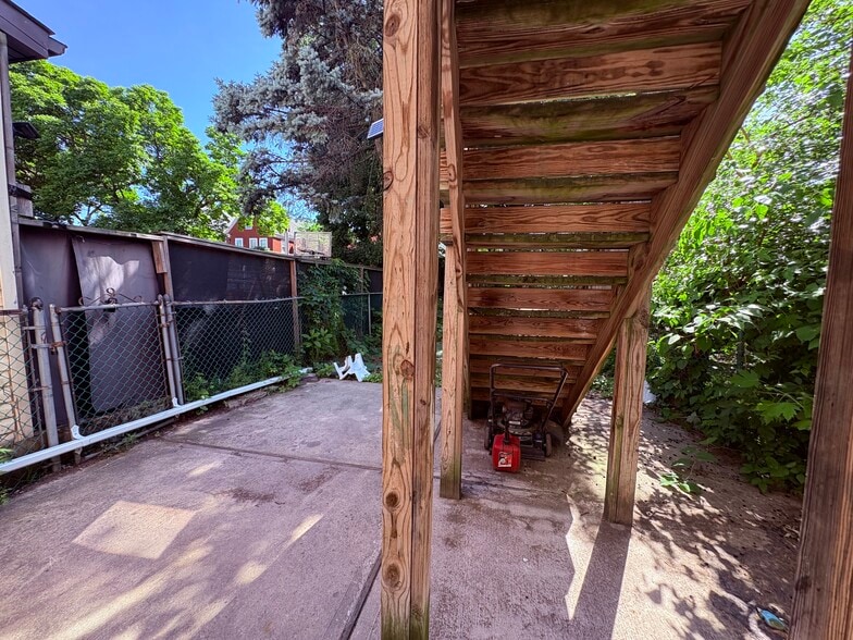 Building Photo - 31 Pearsall Ave