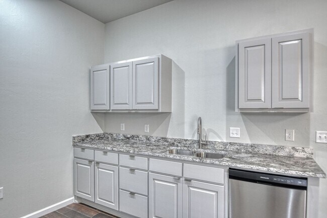 Building Photo - New Construction in Varenna Landing! Storm shelter and lawn care included!