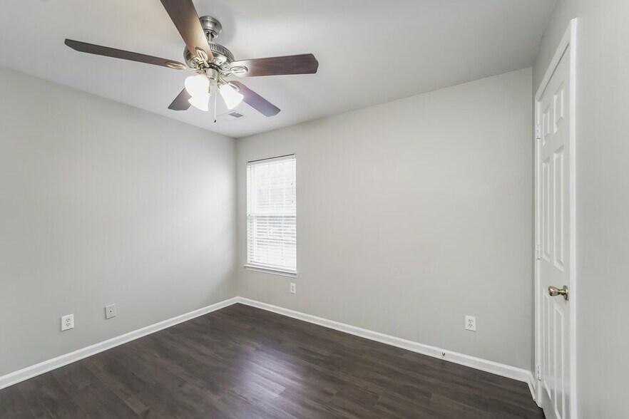 Building Photo - 7809 Leisure Ln