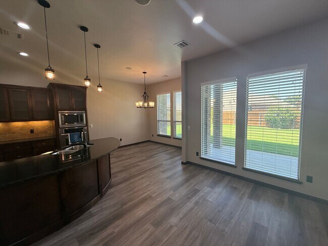 Building Photo - 3 bed plus office, Neighborhood amenities include a neighborhood pond, Pool and playground!