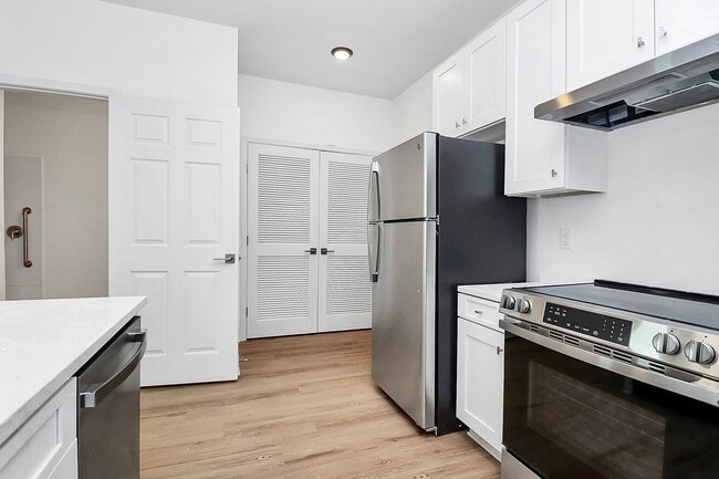 Building Photo - Beautiful Brand New ADA Accessible One Bedroom Apartment!