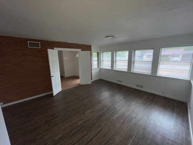 Building Photo - NOW PRE-LEASING! 5 BED/3 BATH CENTRAL LUBBOCK HOME