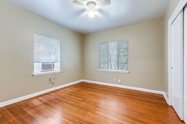 Building Photo - 229-N