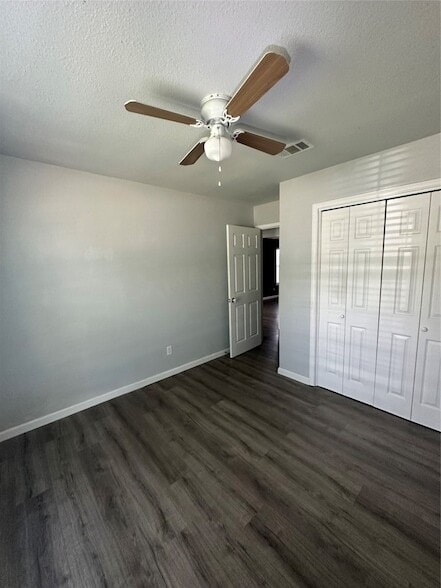 Building Photo - 6524 Blue Grass Dr