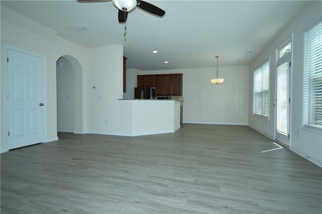 Building Photo - 3094 Tofte Dr
