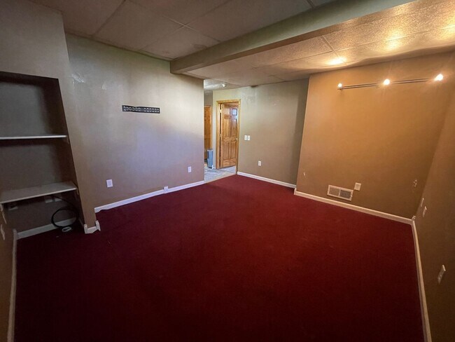 Building Photo - Incredible Lake Views-Spacious 6 Bedroom Home