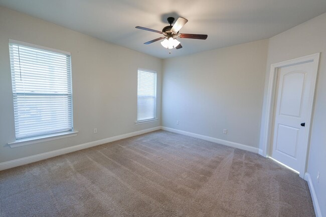 Building Photo - Beautiful 3 bedroom/2 bathroom in Willow Heights