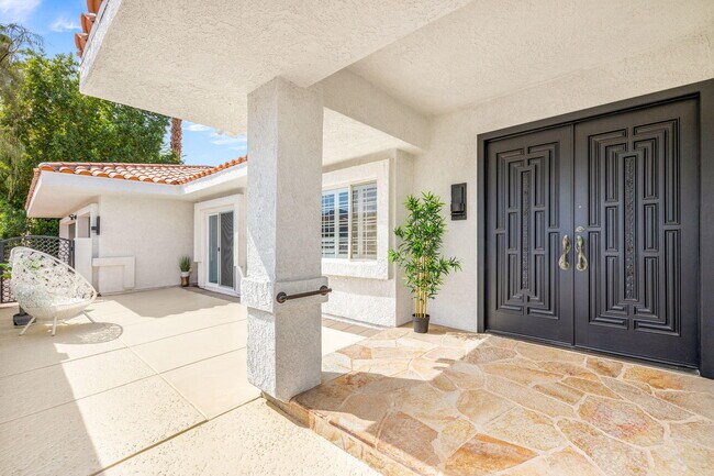 Building Photo - 47215 Heliotrope Dr