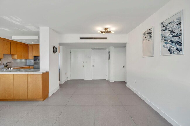 Building Photo - 11930 N Bayshore Dr