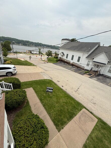 Building Photo - 111 Ewing St