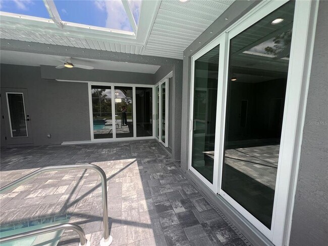 Building Photo - 133 Thelma Dr