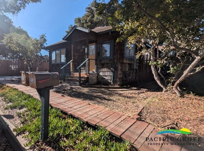 Building Photo - Warm & Welcoming 3-Bed Cottage with Character on 17-Mile Drive
