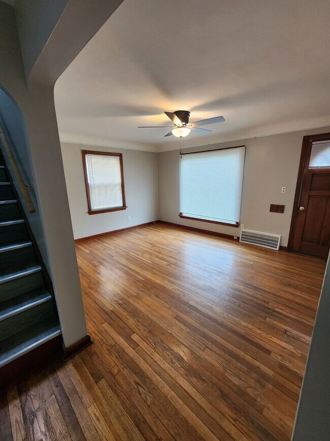 Building Photo - Garfield Hts 3 BR