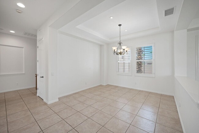 Building Photo - 124 Tesori Dr