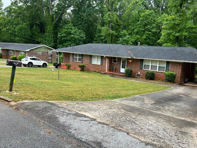 Building Photo - 1459 Janmar Dr