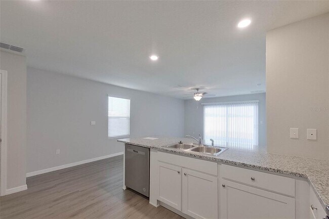 Building Photo - 8533 SW 43rd Ter