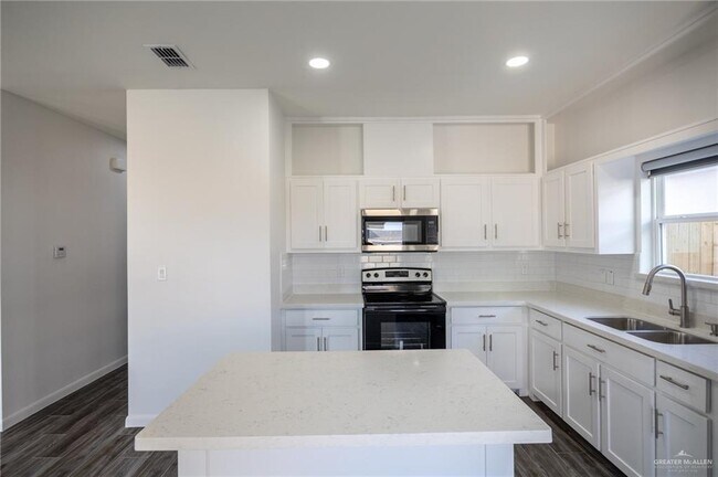 Building Photo - 20 Copper Ave