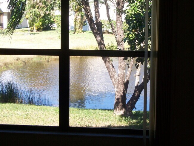 Building Photo - 13100 Brookshire Lake Blvd