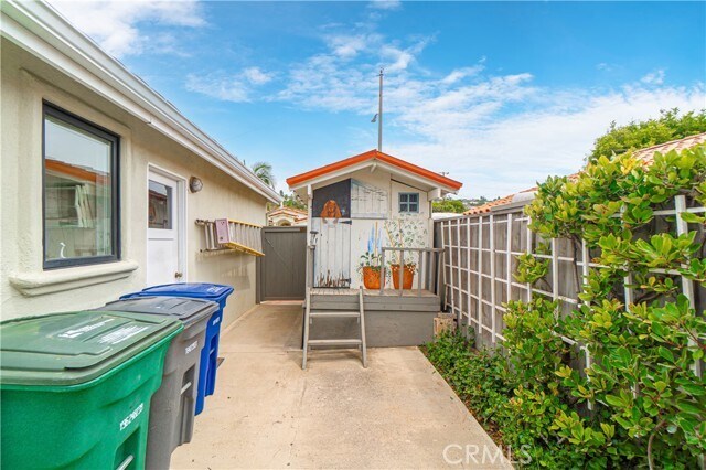 Building Photo - 28303 Golden Meadow Dr