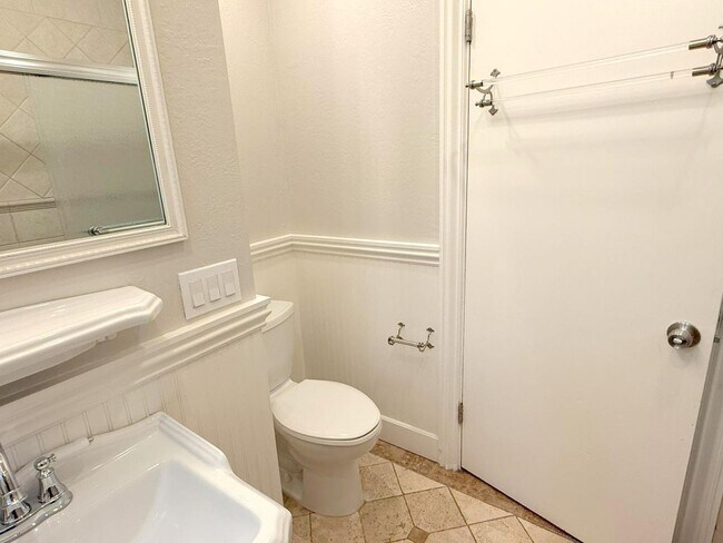 Building Photo - REDUCED ! Sprawling Westside Walnut Creek ...