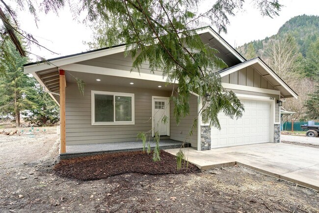 Building Photo - 3 Bed, 2 Bath Home in Maple Falls with 2 Car garage