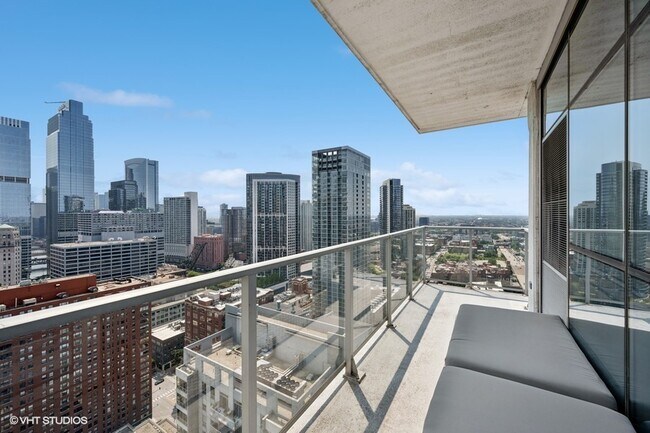 Building Photo - 303 W Ohio St